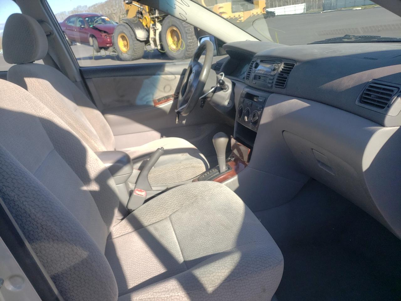 Photo 5 from auction – 2004 TOYOTA COROLLA with VIN 2T1BR32E74C264174