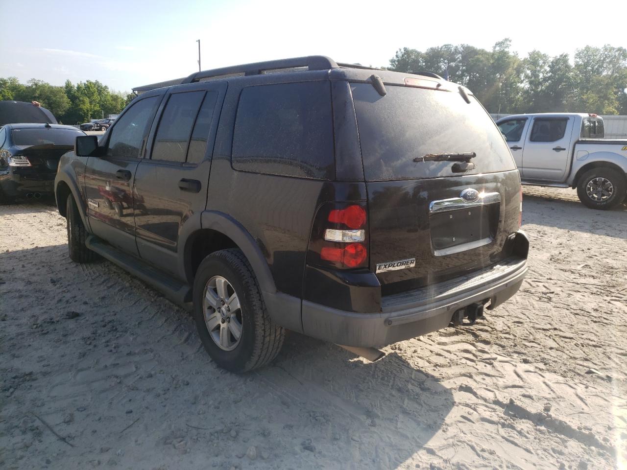 Photo 3 from auction – 2006 FORD EXPLORER X with VIN 1FMEU63E46UA21712