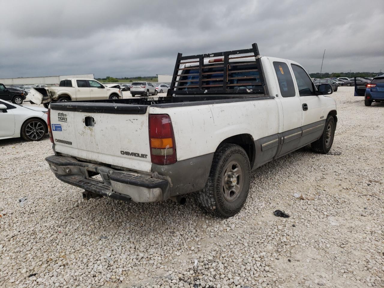 Photo 4 from auction – 2001 CHEVROLET SILVERADO with VIN 2GCEC19V011318420