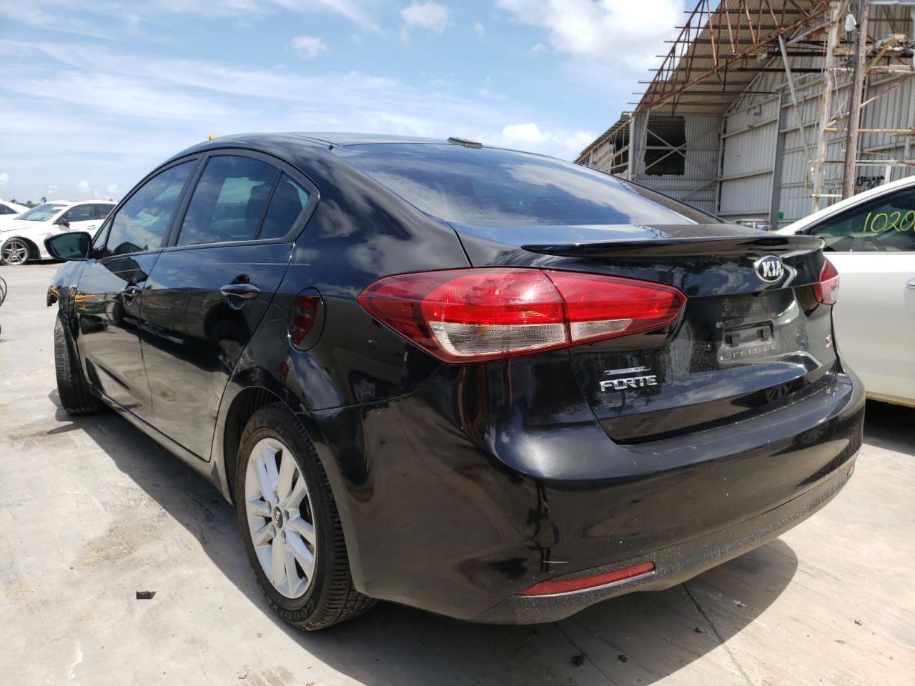 Photo 3 from auction – 2017 KIA FORTE LX with VIN 3KPFL4A76HE100904