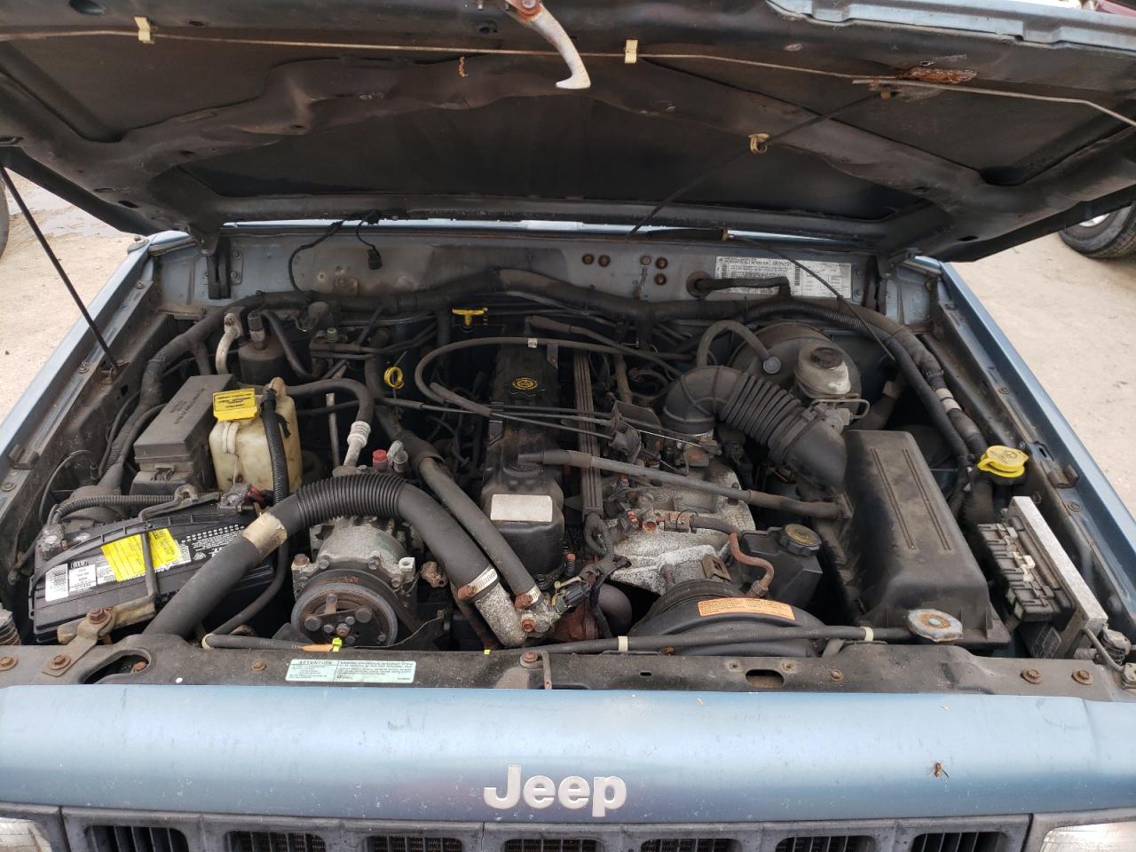 Photo 7 from auction – 1998 JEEP CHEROKEE S with VIN 1J4FT68S9WL255533