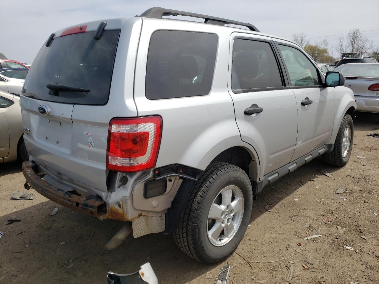 Photo 4 from auction – 2009 FORD ESCAPE XLT with VIN 1FMCU03G89KA45341