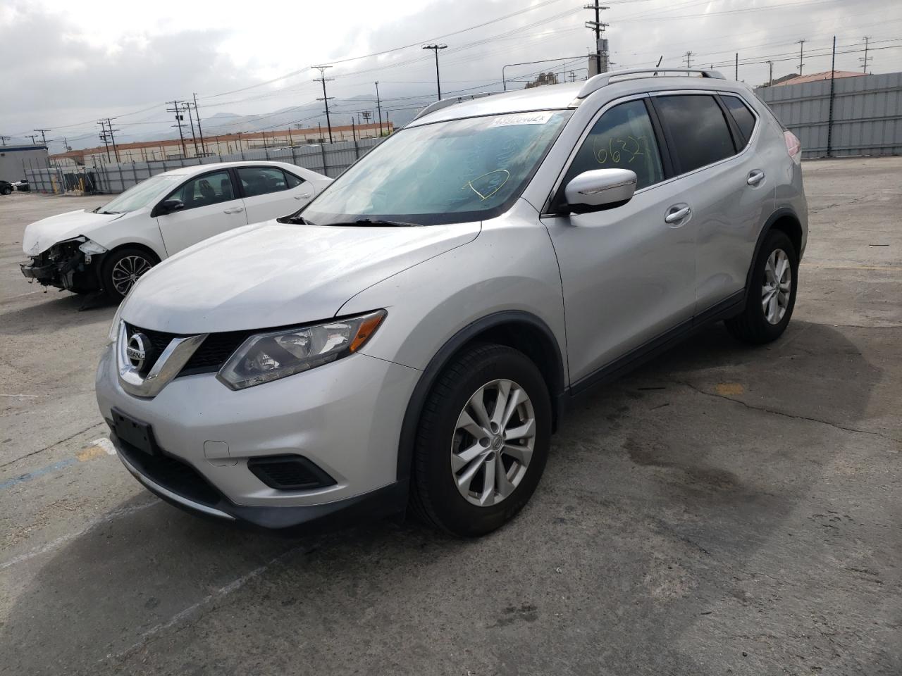 Photo 2 from auction – 2015 NISSAN ROGUE S with VIN KNMAT2MT0FP561858