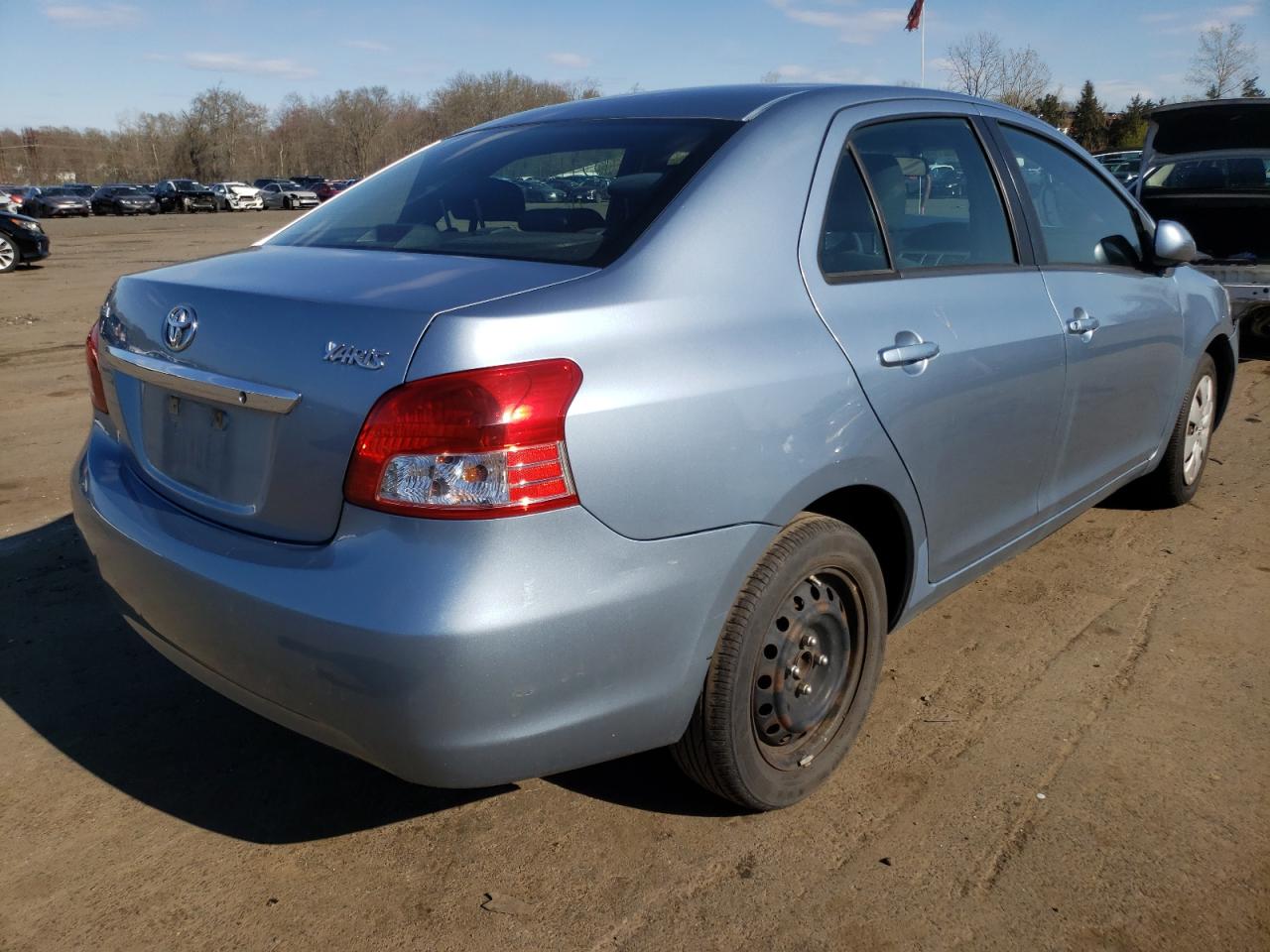 Photo 4 from auction – 2010 TOYOTA YARIS with VIN JTDBT4K35A1371519