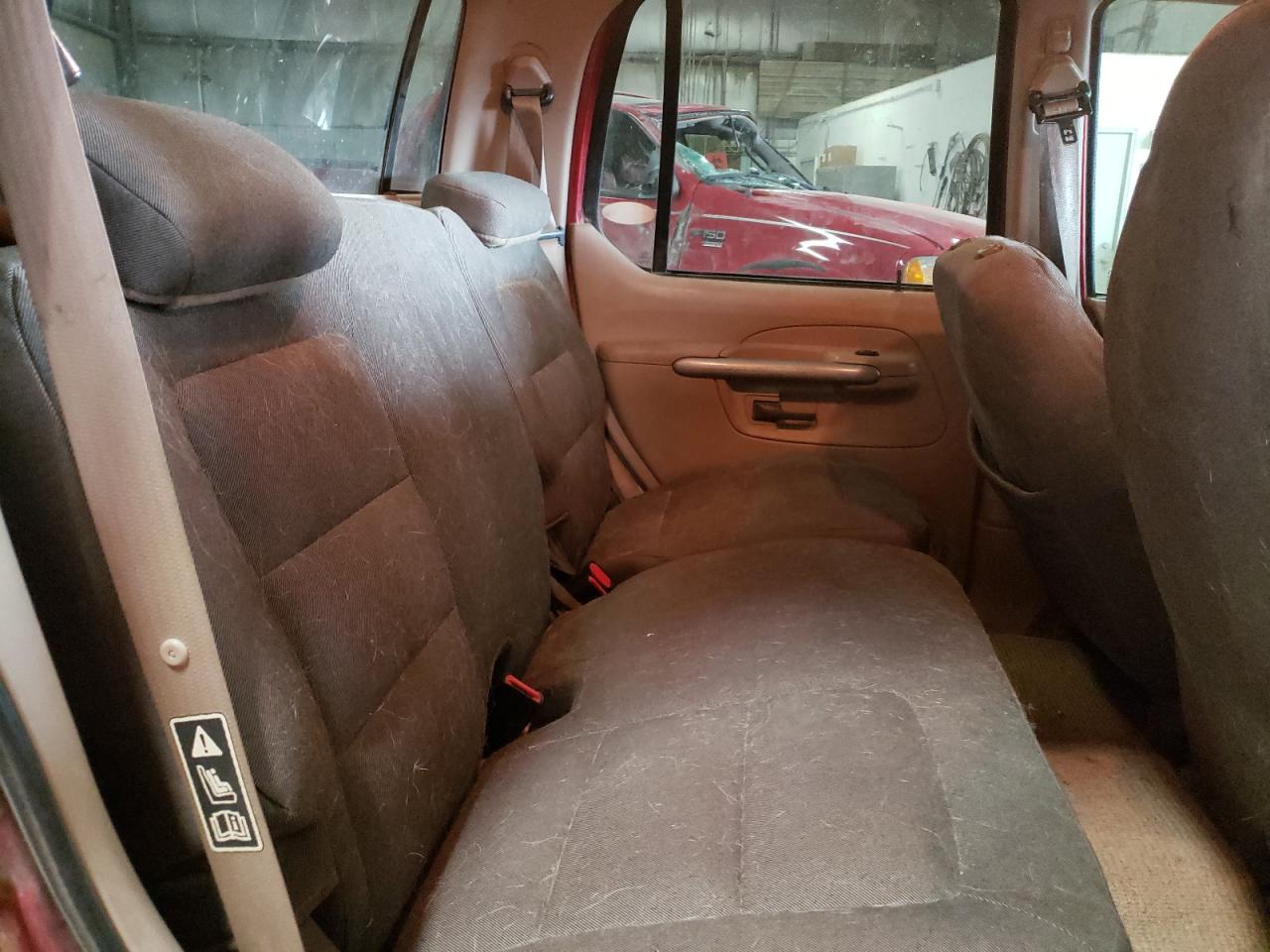 Photo 6 from auction – 2002 FORD EXPLORER S with VIN 1FMZU67E72UC04608