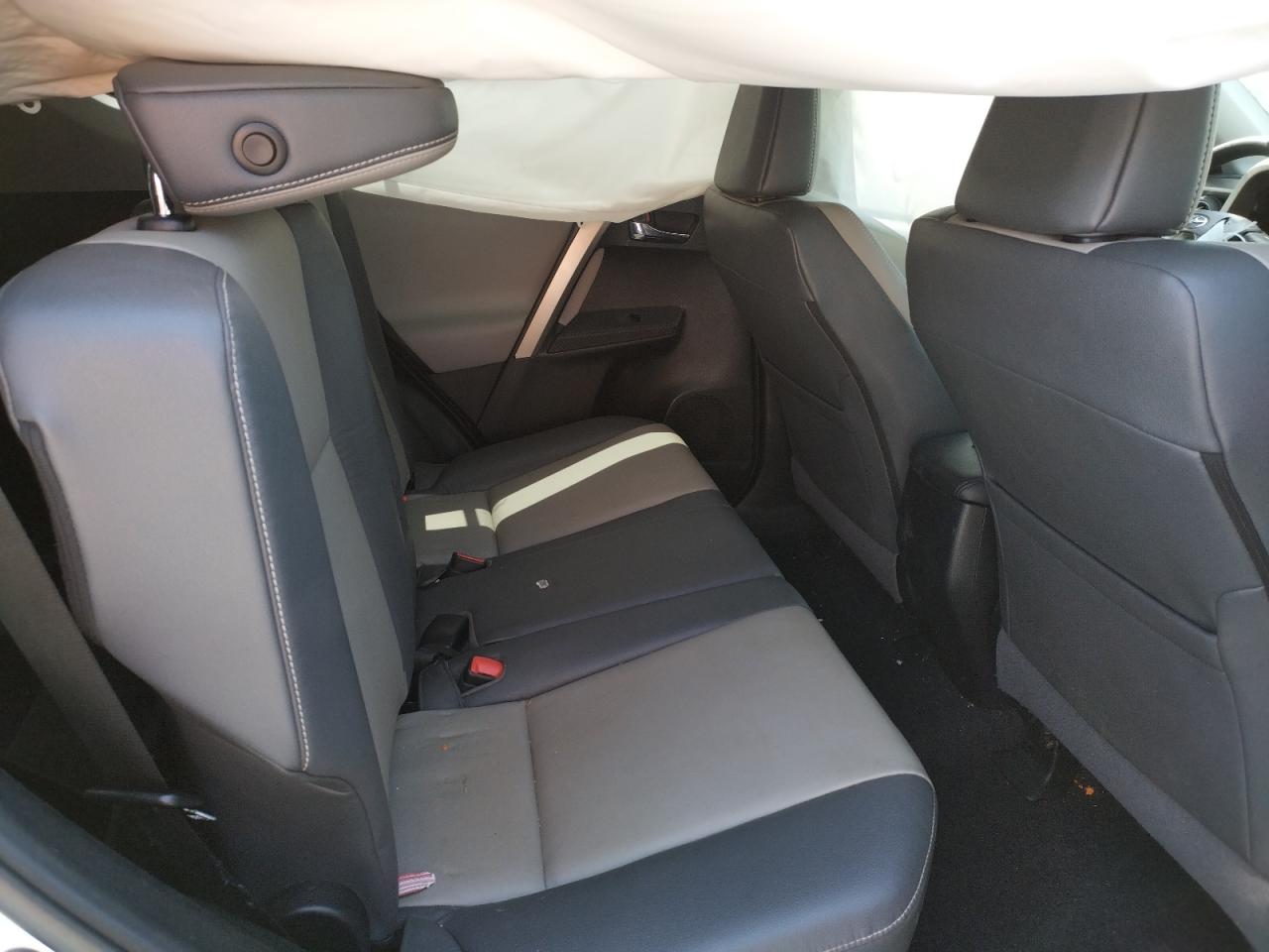 Photo 6 from auction – 2015 TOYOTA RAV4 LIMIT with VIN 2T3YFREV1FW149175