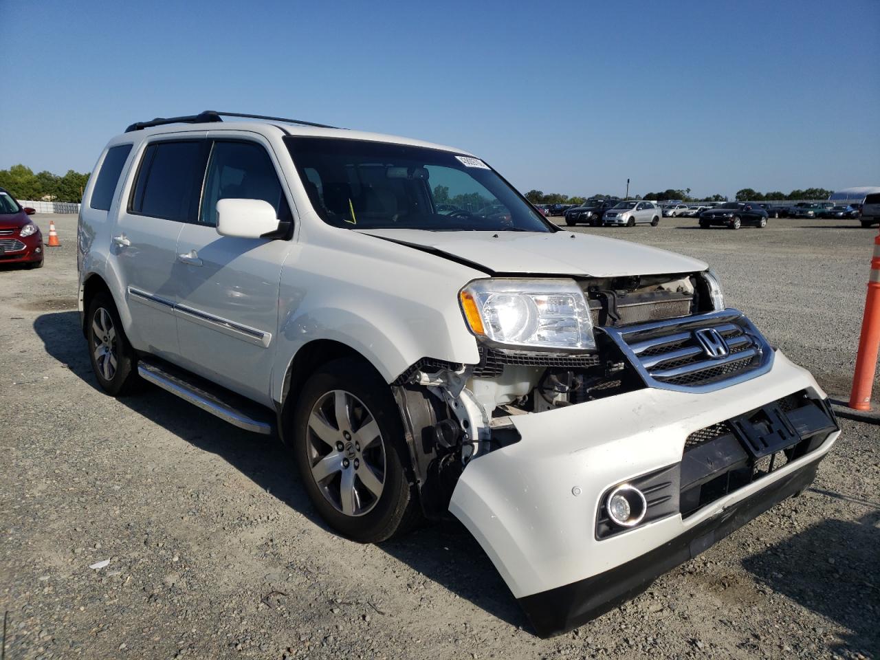 HONDA PILOT TOUR 2014 with VIN 5FNYF4H94EB056611 - Photo from auction