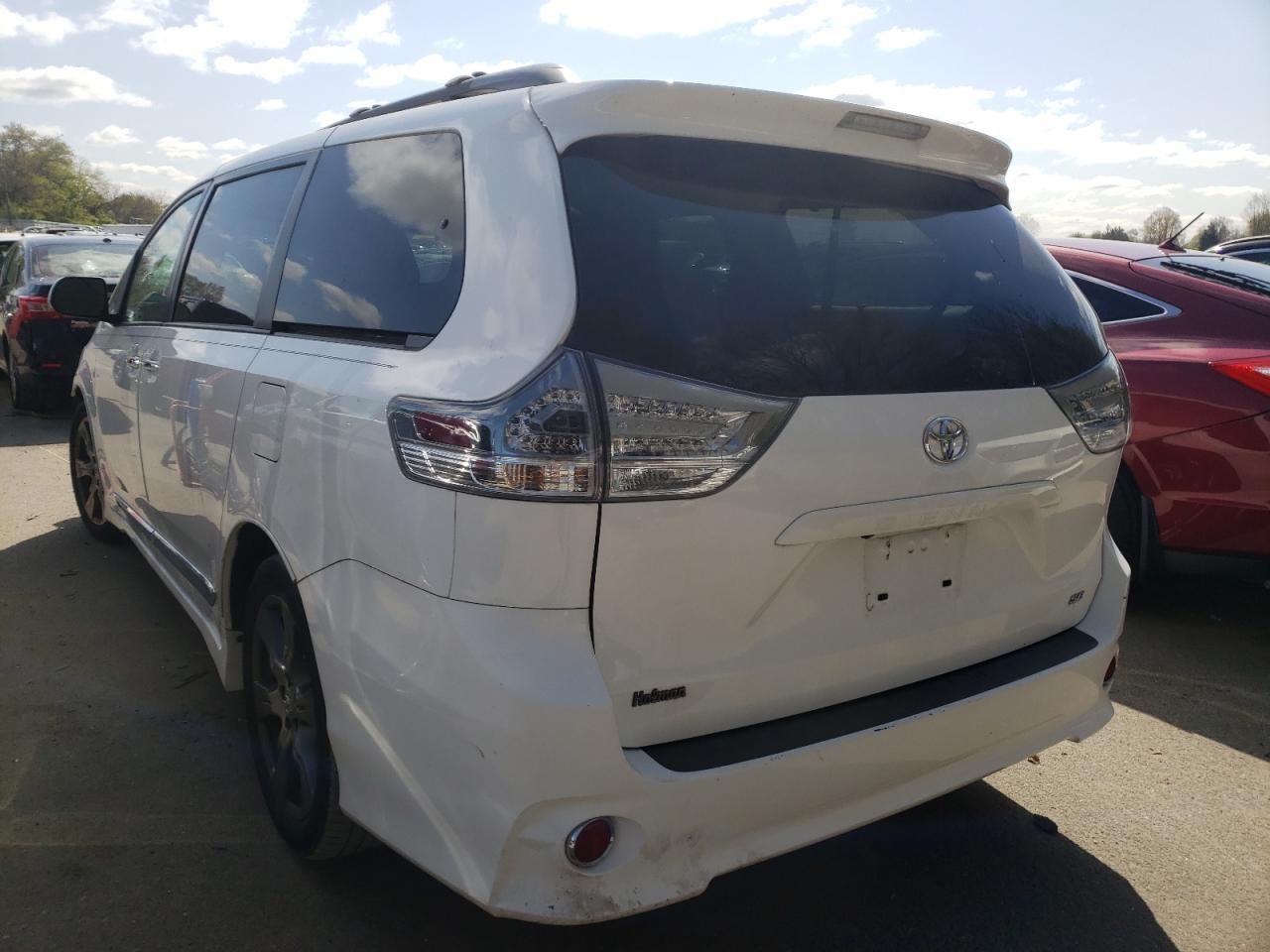 Photo 3 from auction – 2017 TOYOTA SIENNA SE with VIN 5TDXZ3DC8HS812178