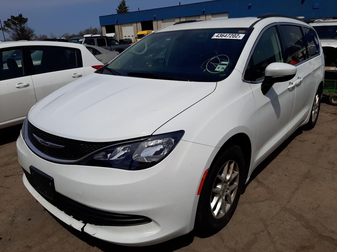 Photo 2 from auction – 2020 CHRYSLER VOYAGER LX with VIN 2C4RC1DG2LR261099
