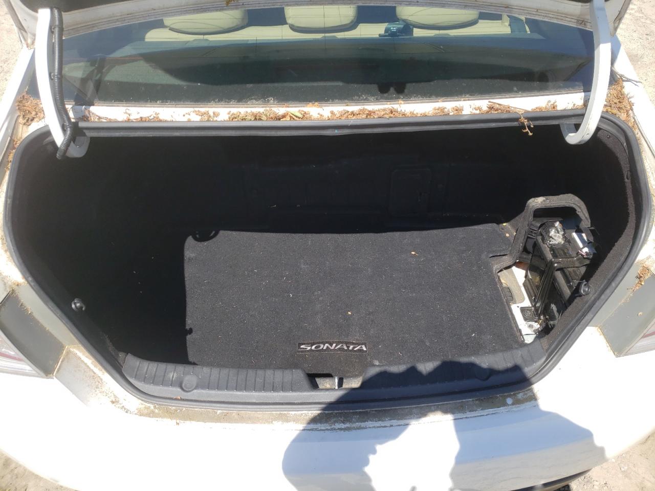 Photo 9 from auction – 2011 HYUNDAI SONATA HYB with VIN KMHEC4A44BA018371
