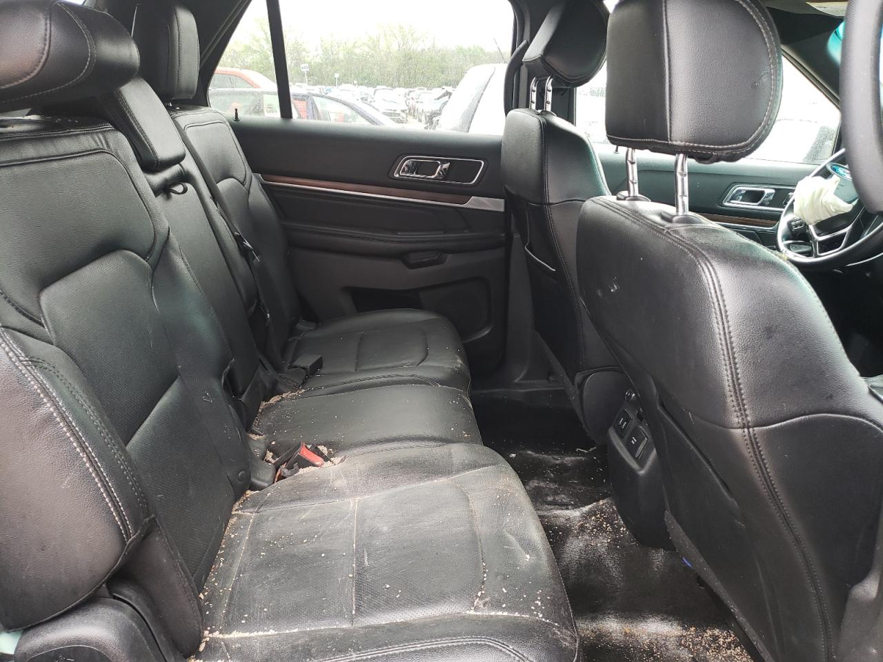 Photo 6 from auction – 2016 FORD EXPLORER L with VIN 1FM5K8F88GGA26693