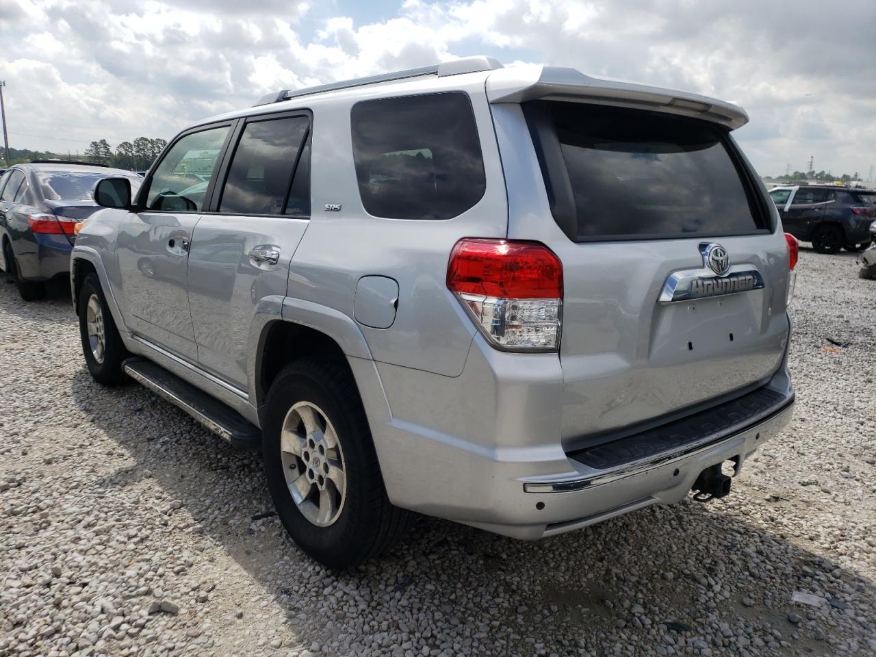 Photo 3 from auction – 2010 TOYOTA 4RUNNER SR with VIN JTEZU5JR2A5008106
