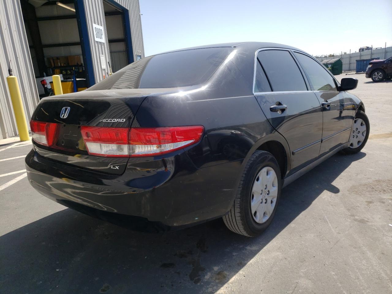 Photo 4 from auction – 2004 HONDA ACCORD LX with VIN JHMCM56314C033799