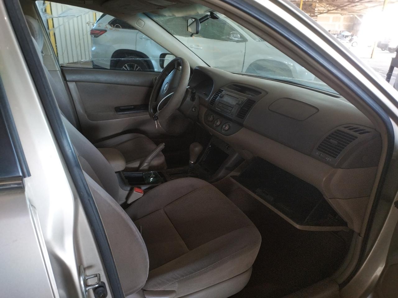 Photo 5 from auction – 2005 TOYOTA CAMRY LE with VIN 4T1BE30K05U059672
