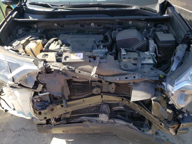 Photo 7 from auction – 2017 TOYOTA RAV4 XLE with VIN JTMRFREV5HJ700603