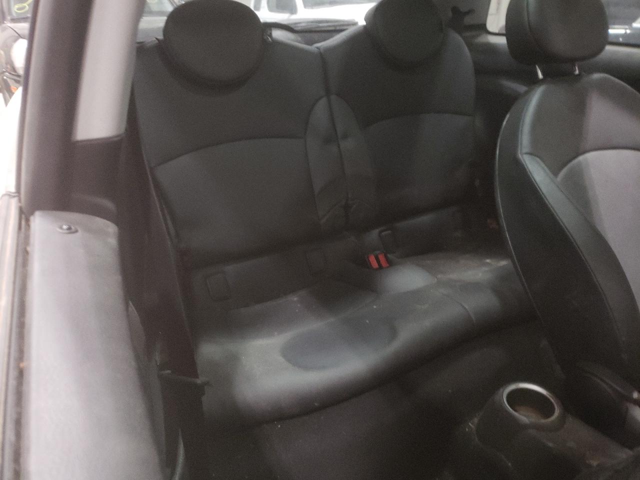 Photo 6 from auction – 2007 MINI COOPER S with VIN WMWMF73577TL86406
