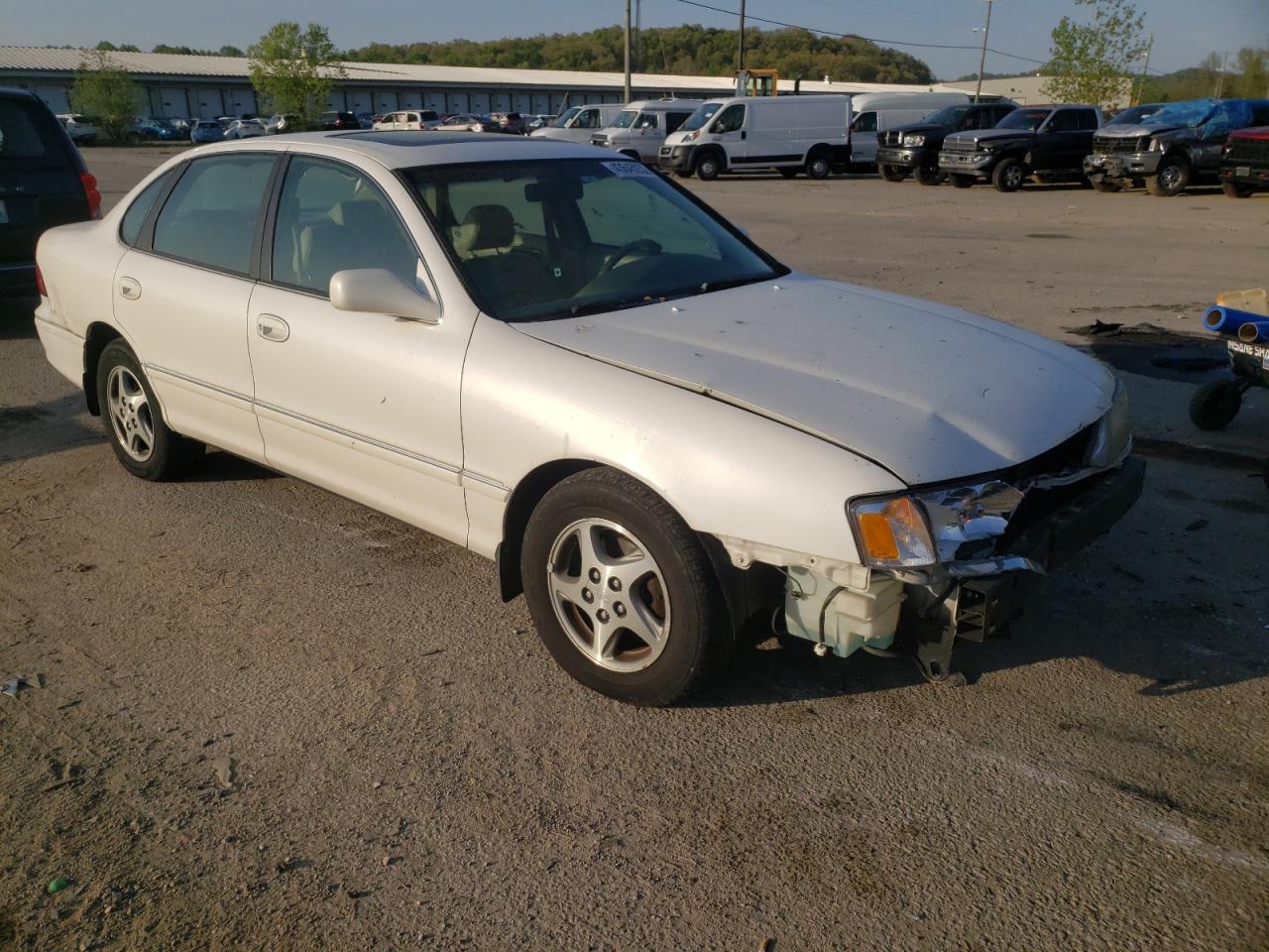 Photo 1 from auction – 1998 TOYOTA AVALON XL with VIN 4T1BF18B3WU256245