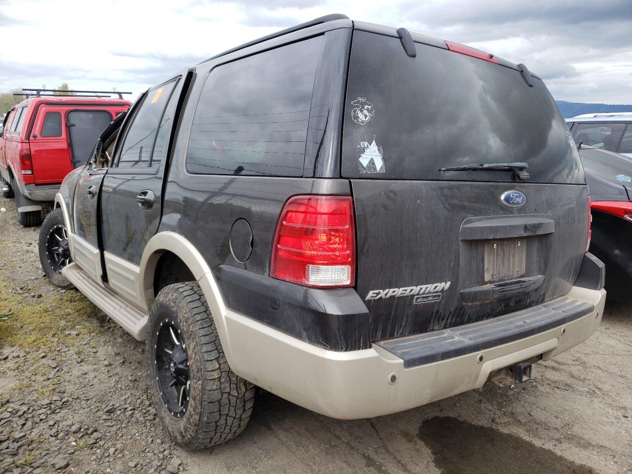 Photo 3 from auction – 2005 FORD EXPEDITION with VIN 1FMFU185X5LA52886