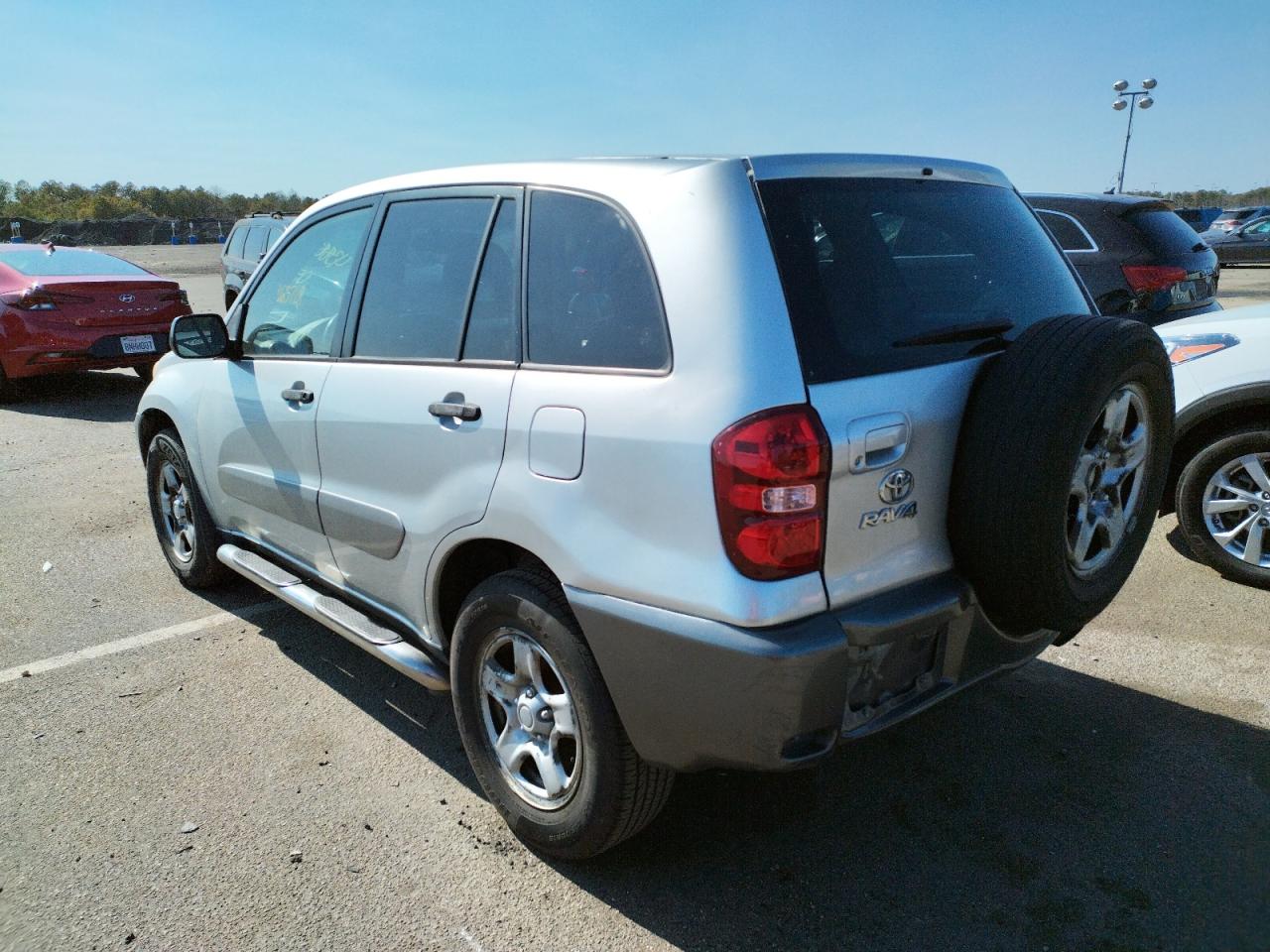 Photo 3 from auction – 2005 TOYOTA RAV4 with VIN JTEHD20V150053100