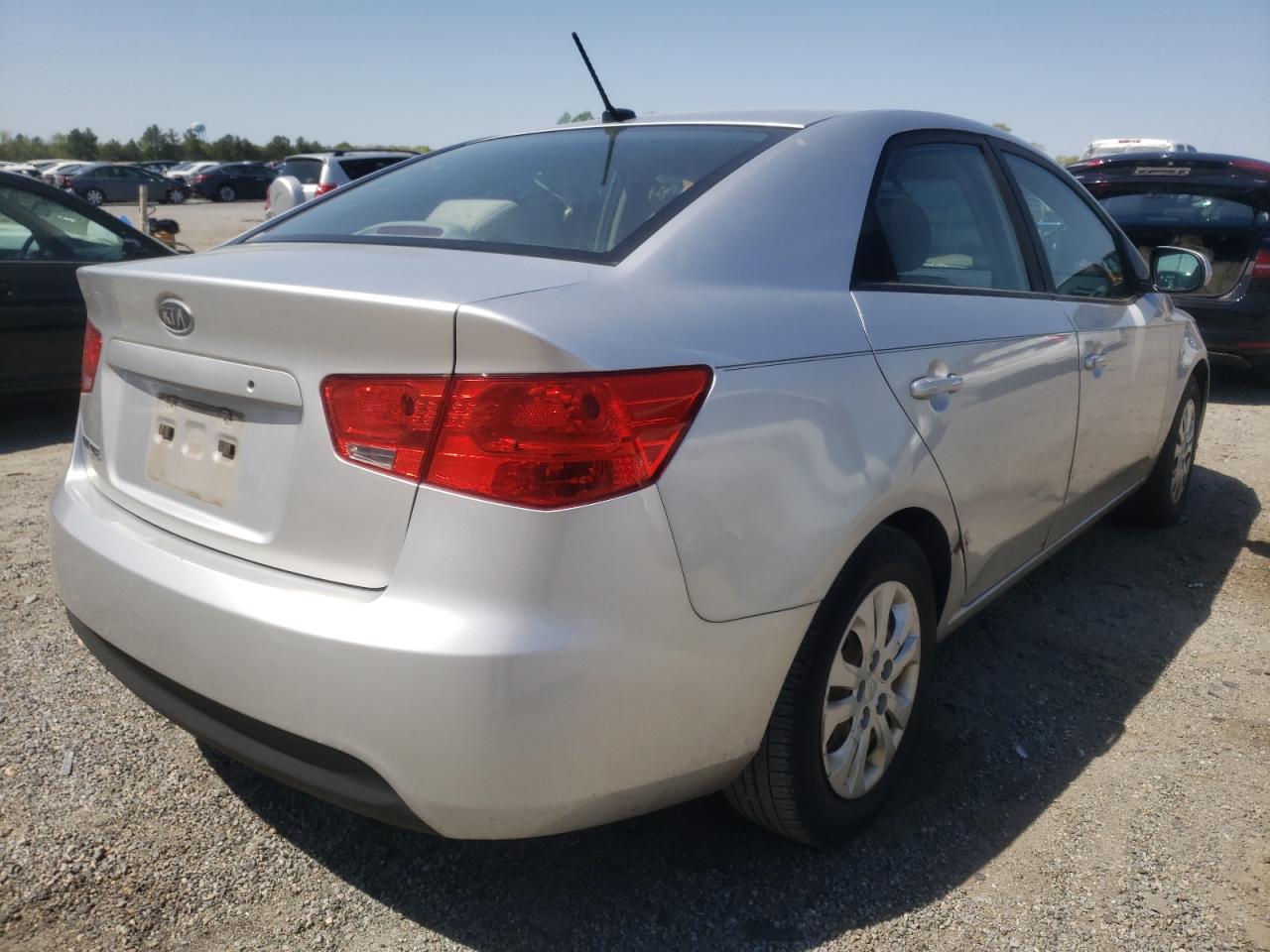 Photo 4 from auction – 2012 KIA FORTE LX with VIN KNAFT4A2XC5625745