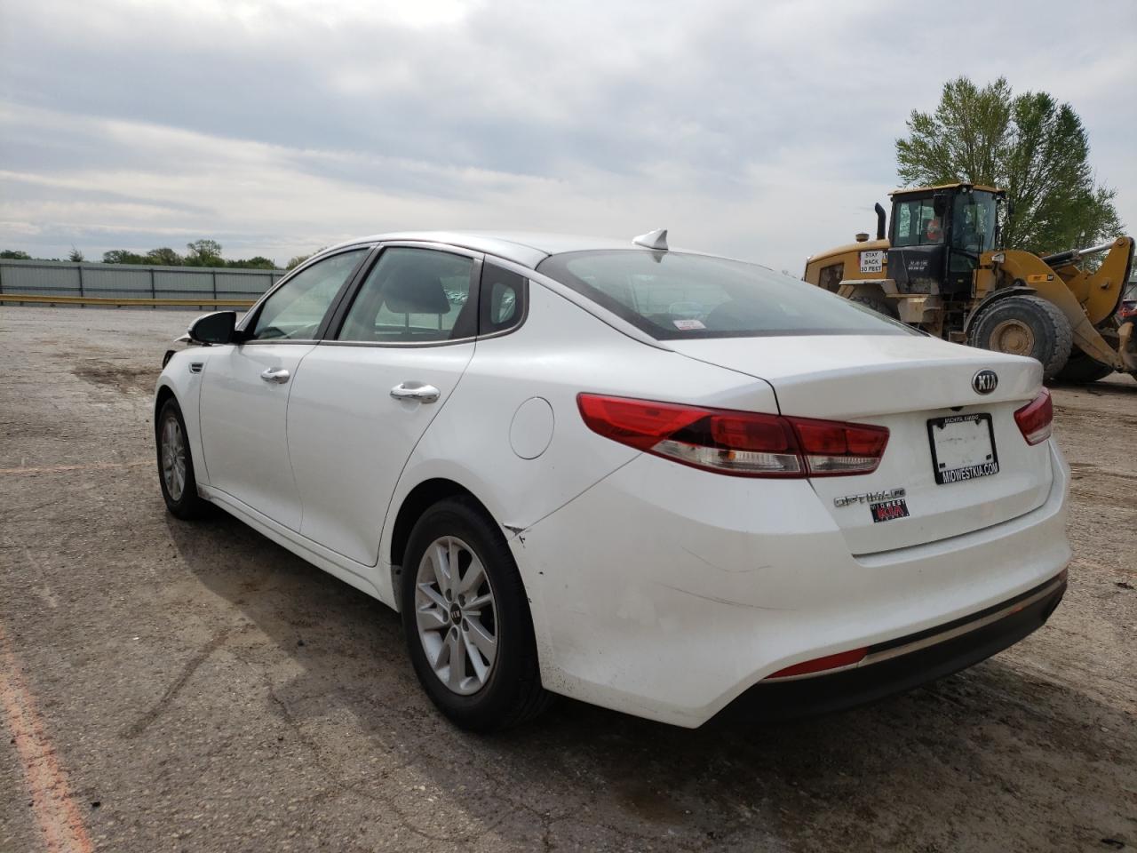 Photo 3 from auction – 2016 KIA OPTIMA LX with VIN KNAGT4L38G5104846