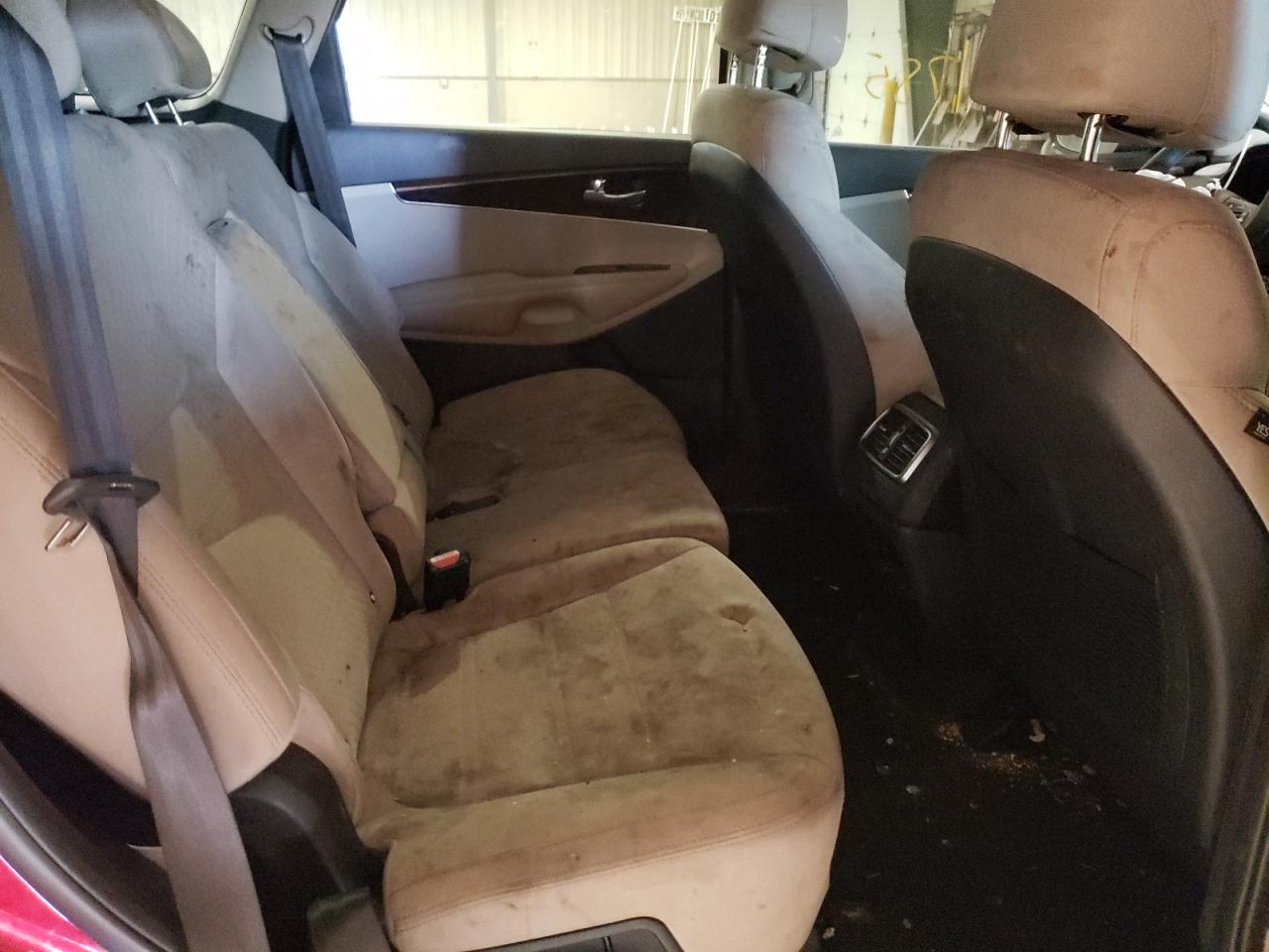 Photo 6 from auction – 2017 KIA SORENTO LX with VIN 5XYPGDA56HG331652