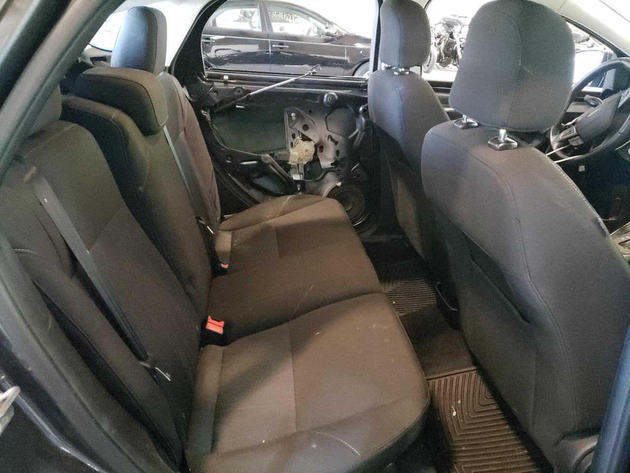 Photo 6 from auction – 2015 FORD FOCUS SE with VIN 1FADP3K25FL333501
