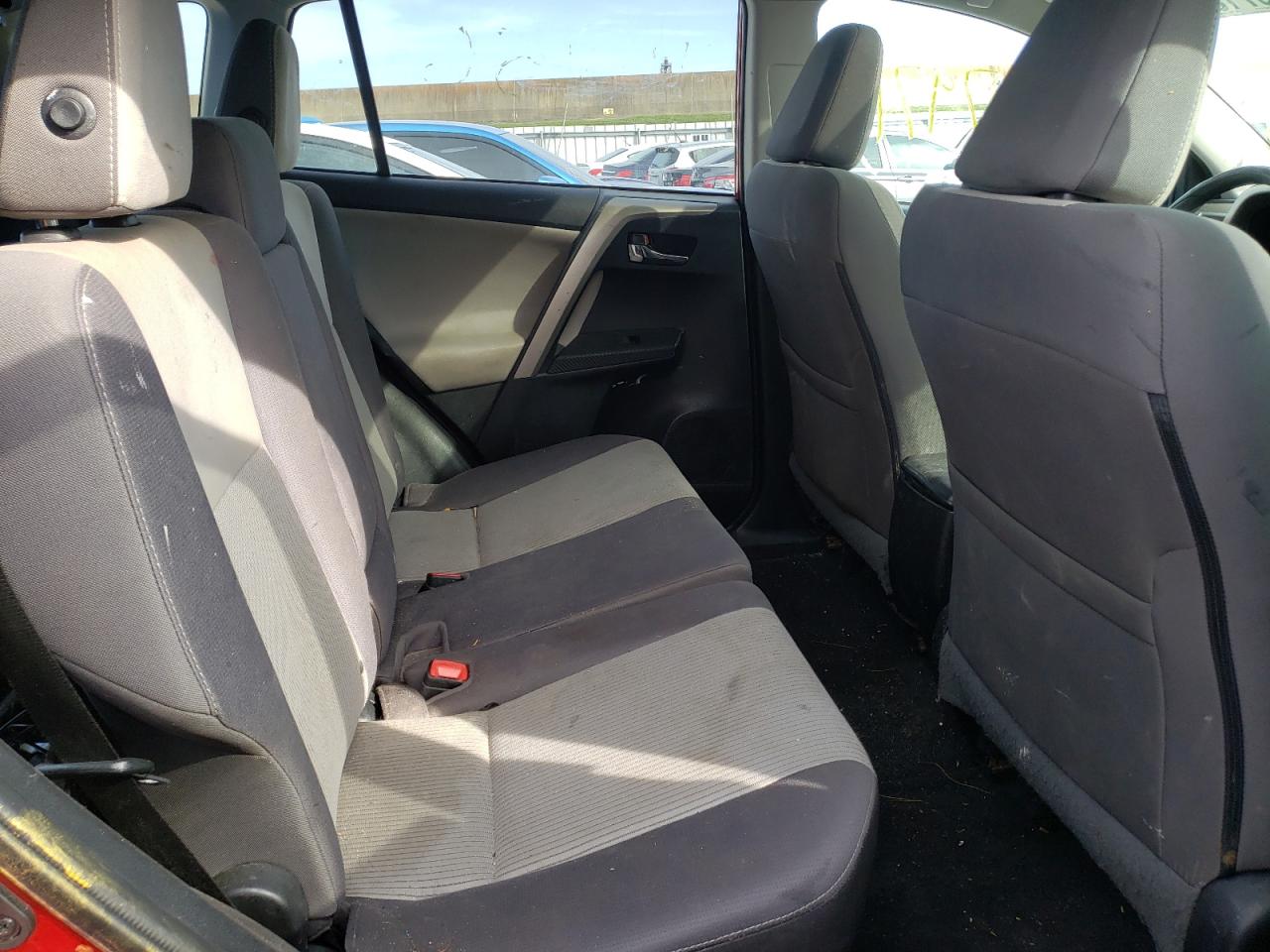 Photo 6 from auction – 2014 TOYOTA RAV4 XLE with VIN 2T3WFREV7EW088470
