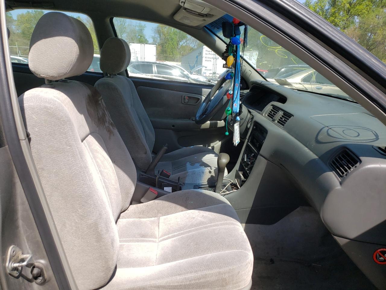 Photo 5 from auction – 1997 TOYOTA CAMRY CE with VIN 4T1BF22K9VU003329