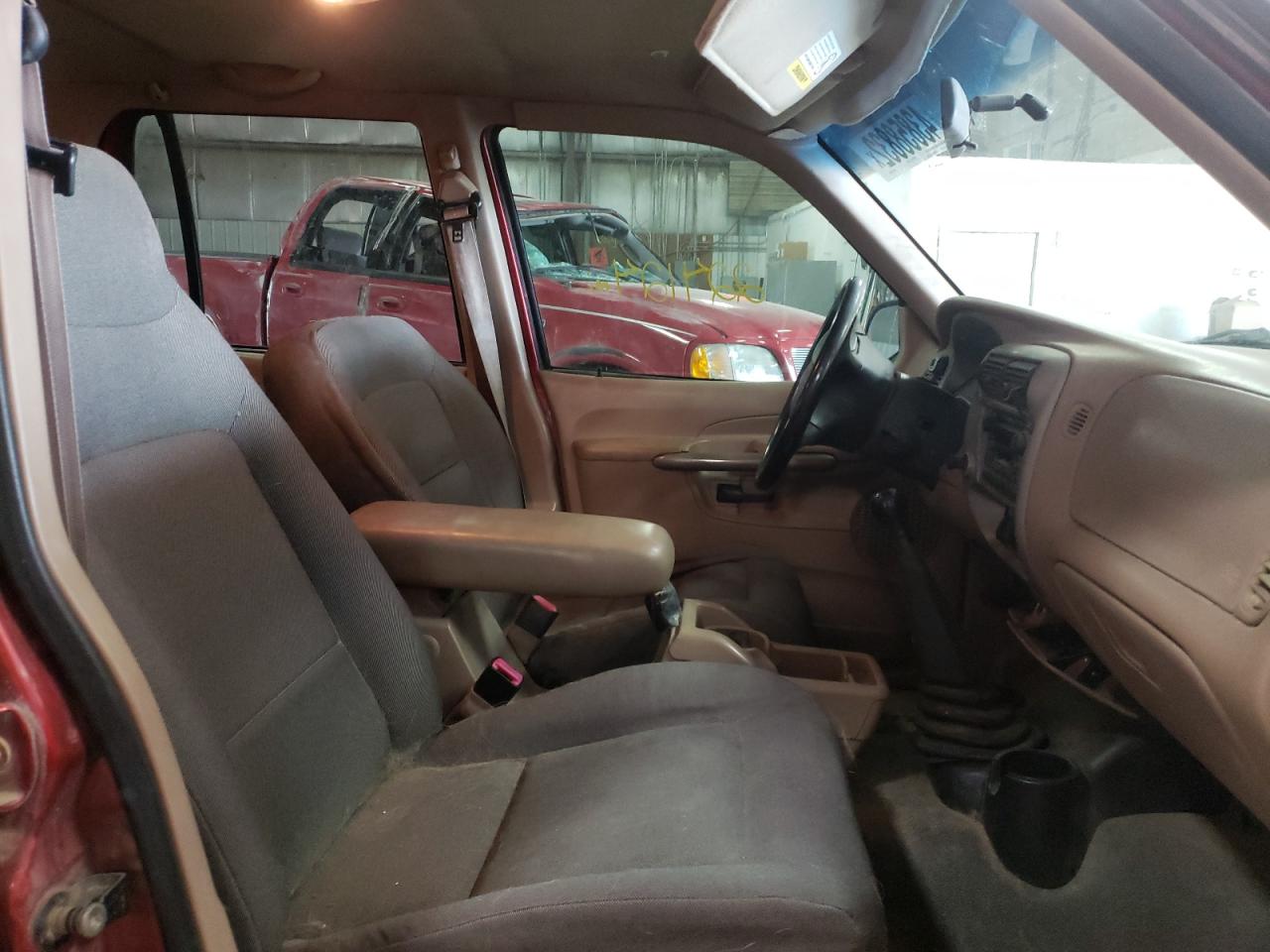 Photo 5 from auction – 2002 FORD EXPLORER S with VIN 1FMZU67E72UC04608