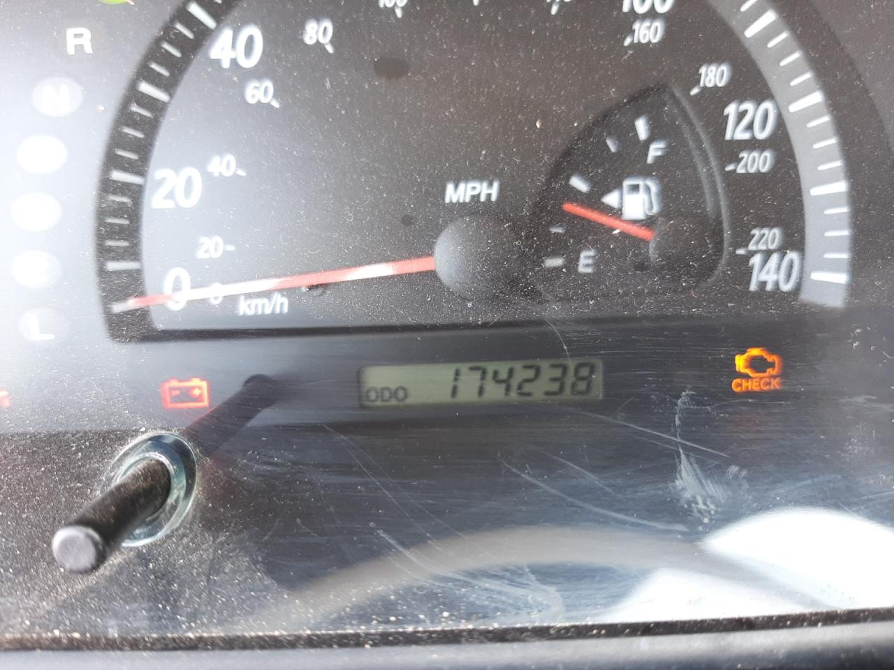 Photo 8 from auction – 2003 TOYOTA CAMRY with VIN 4T1BF32K03U556762