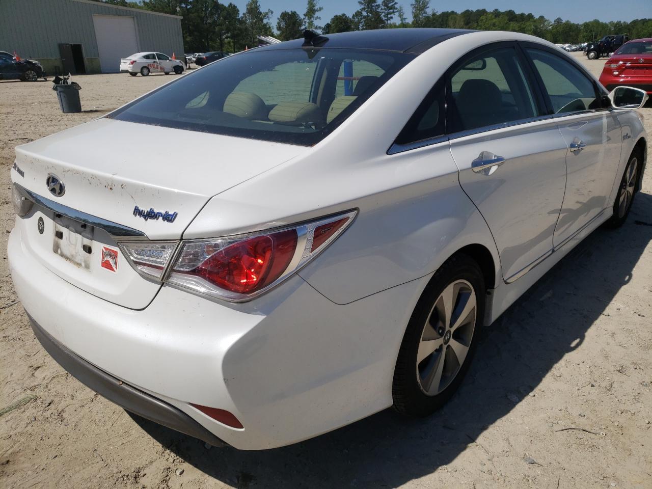Photo 4 from auction – 2011 HYUNDAI SONATA HYB with VIN KMHEC4A44BA018371