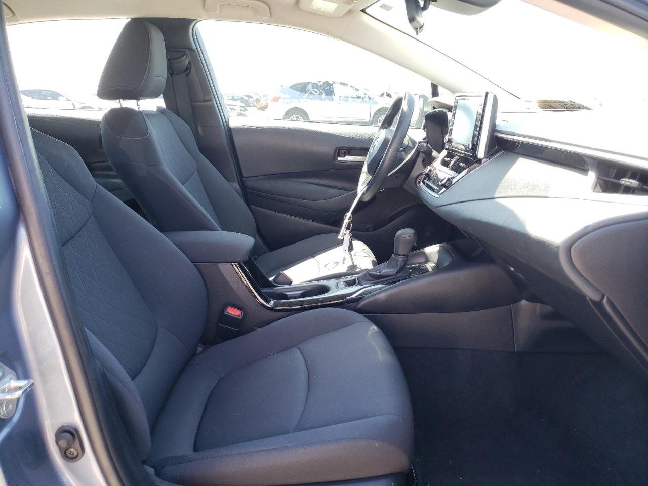 Photo 5 from auction – 2020 TOYOTA COROLLA LE with VIN 5YFEPRAE6LP098672