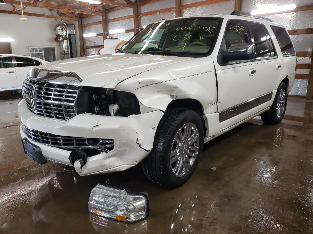 Photo 2 from auction – 2008 LINCOLN NAVIGATOR with VIN 5LMFU28578LJ00366
