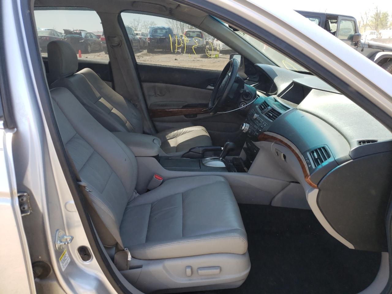 Photo 5 from auction – 2011 HONDA ACCORD EXL with VIN 1HGCP3F81BA018884