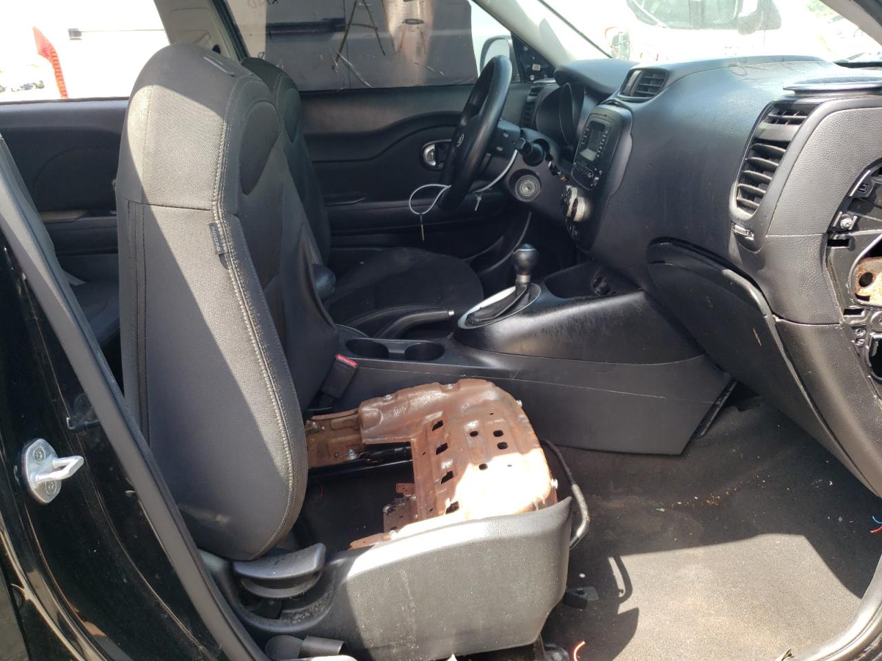Photo 5 from auction – 2014 KIA SOUL with VIN KNDJN2A24E7709904