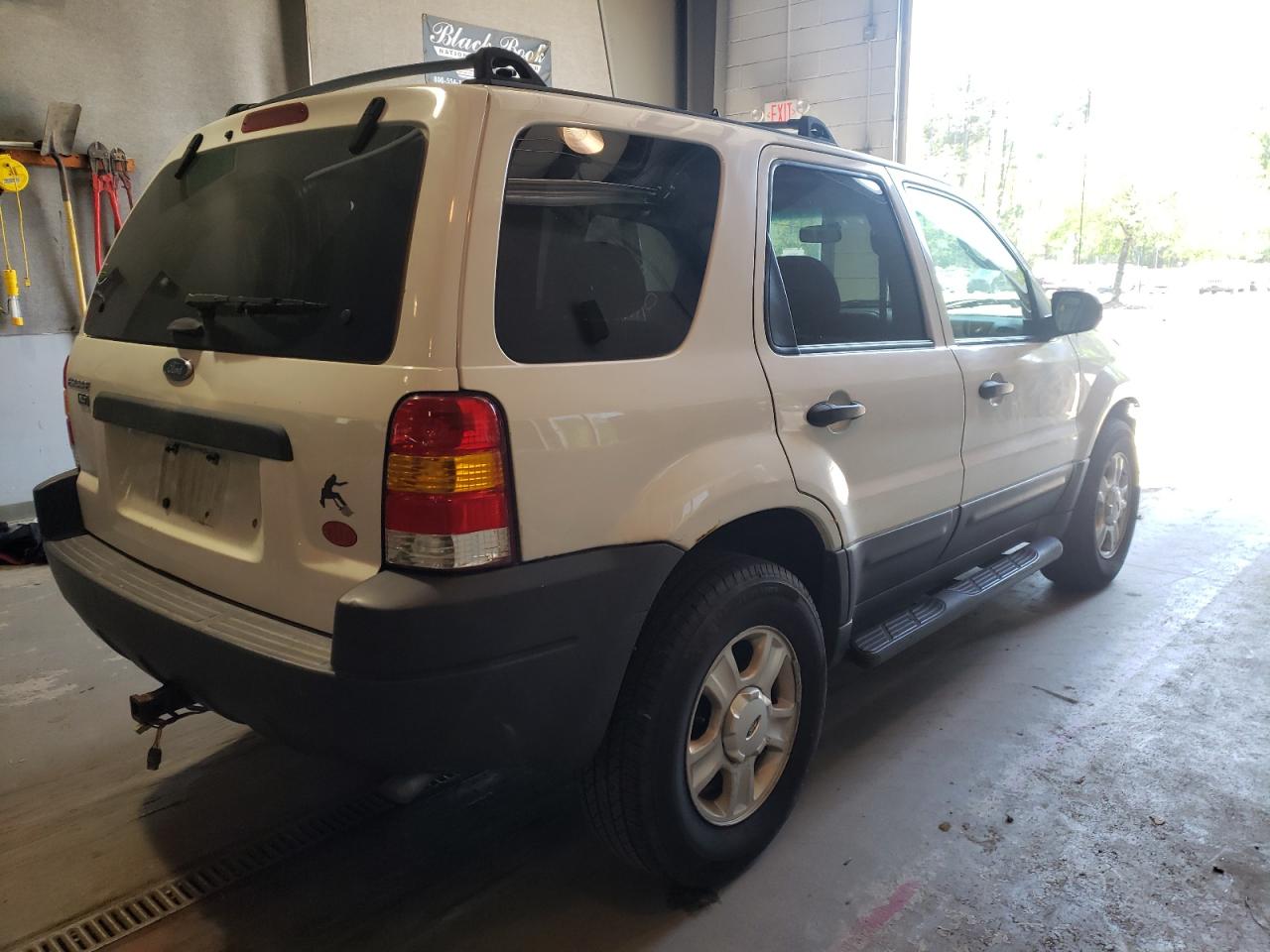 Photo 4 from auction – 2003 FORD ESCAPE XLT with VIN 1FMYU03123KB10709