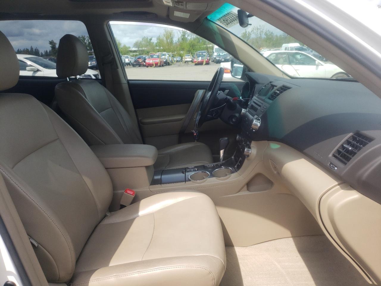 Photo 5 from auction – 2010 TOYOTA HIGHLANDER with VIN 5TDJK3EH4AS037646