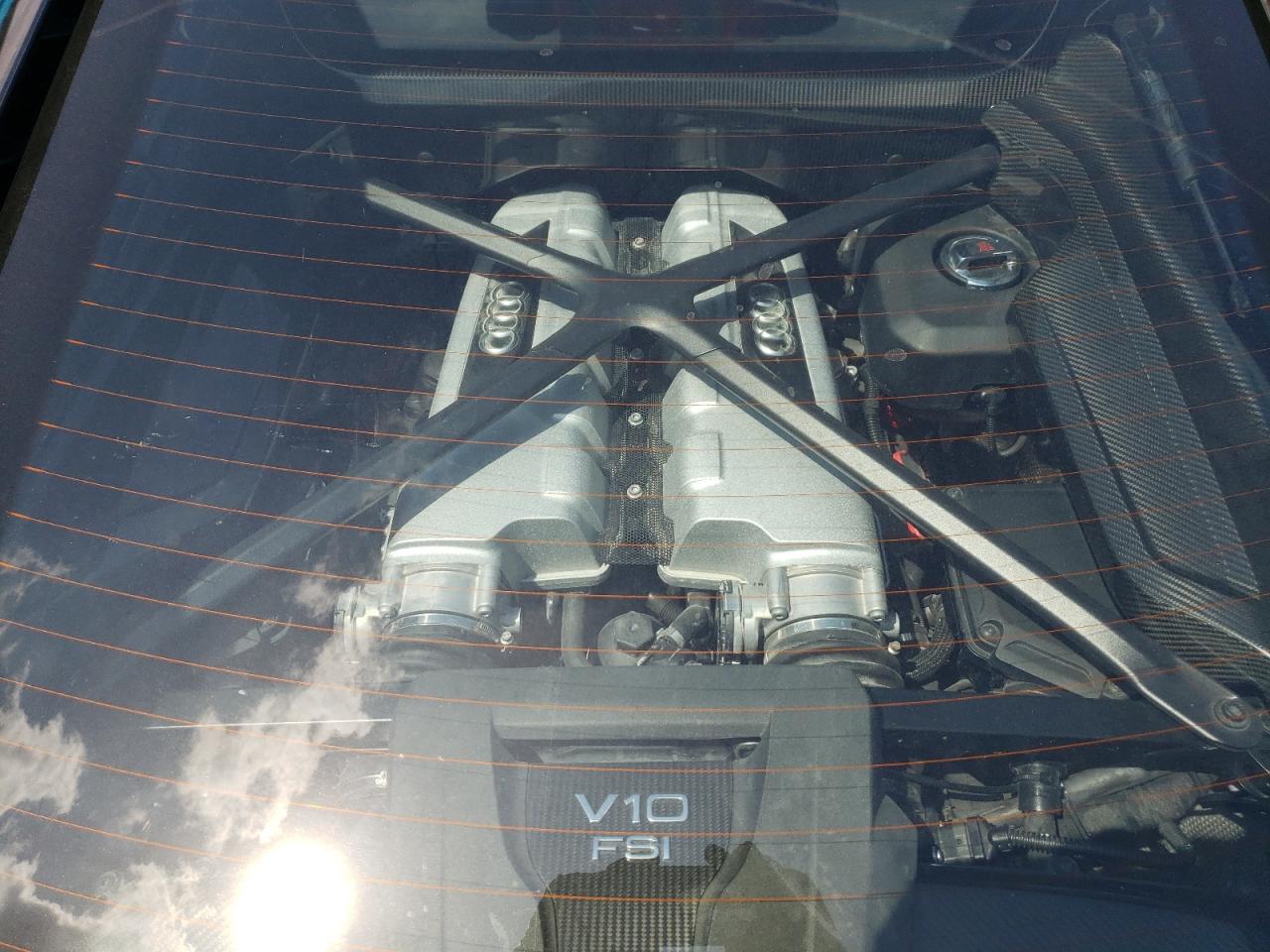 Photo 7 from auction – 2017 AUDI R8 5.2 PLU with VIN WUAKBAFX2H7901261