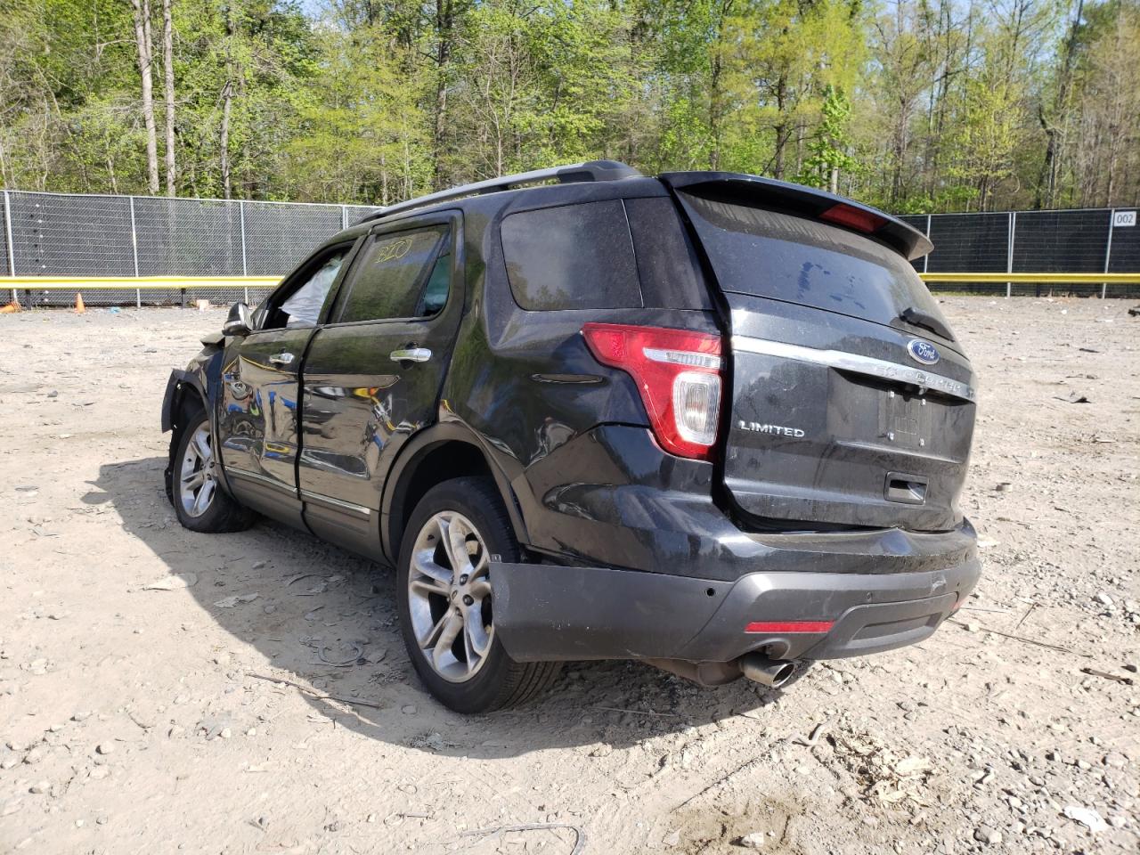 Photo 3 from auction – 2014 FORD EXPLORER L with VIN 1FM5K8F84EGA14148