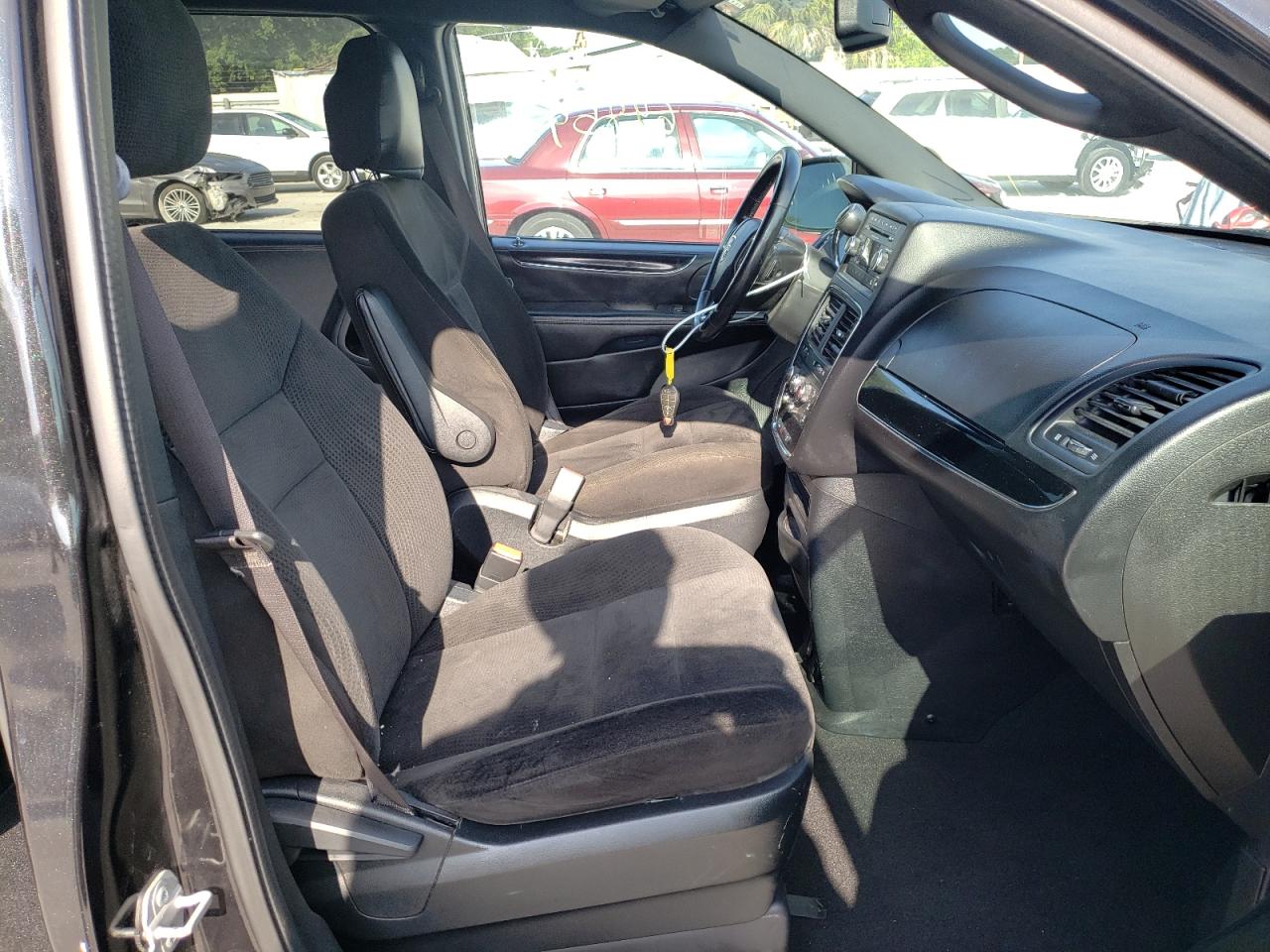 Photo 5 from auction – 2016 DODGE GRAND CARA with VIN 2C4RDGBGXGR350699
