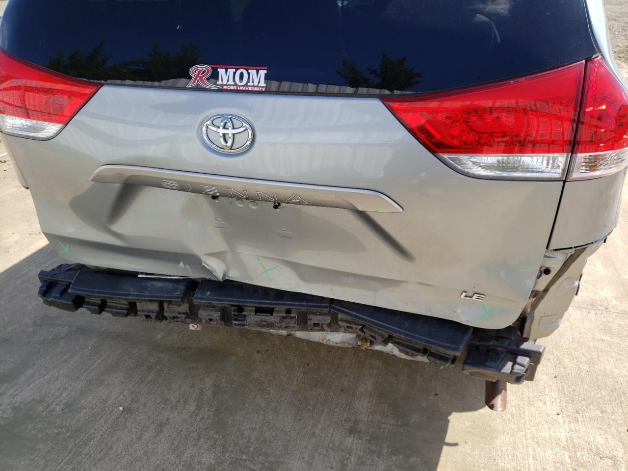 Photo 9 from auction – 2011 TOYOTA SIENNA LE with VIN 5TDKK3DC7BS050614