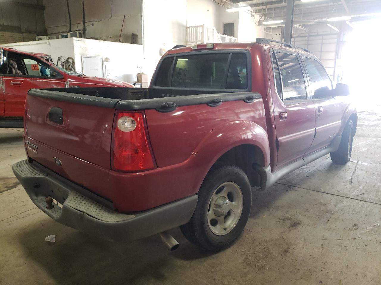 Photo 4 from auction – 2002 FORD EXPLORER S with VIN 1FMZU67E72UC04608