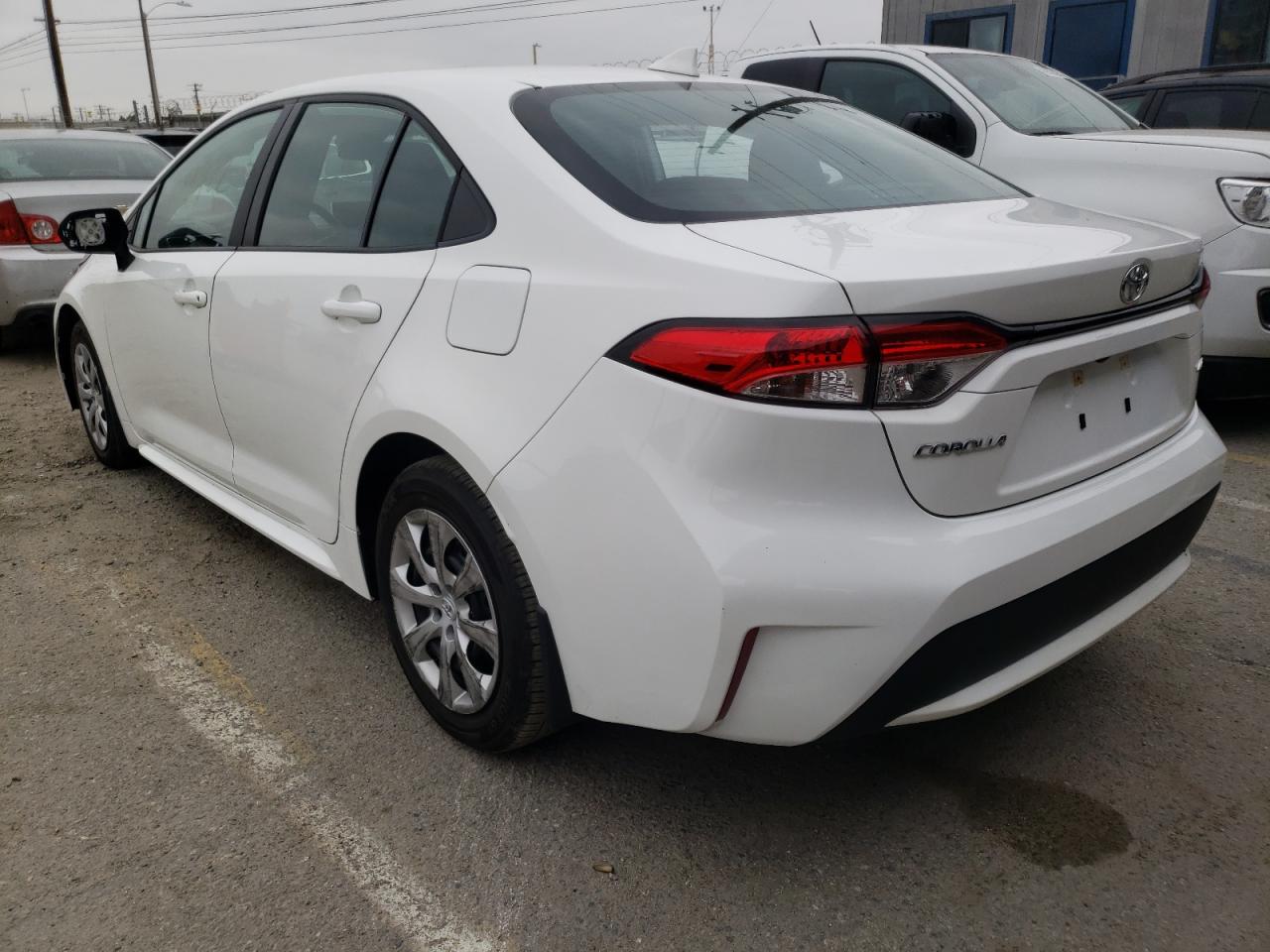Photo 3 from auction – 2021 TOYOTA COROLLA LE with VIN 5YFEPMAE5MP195155