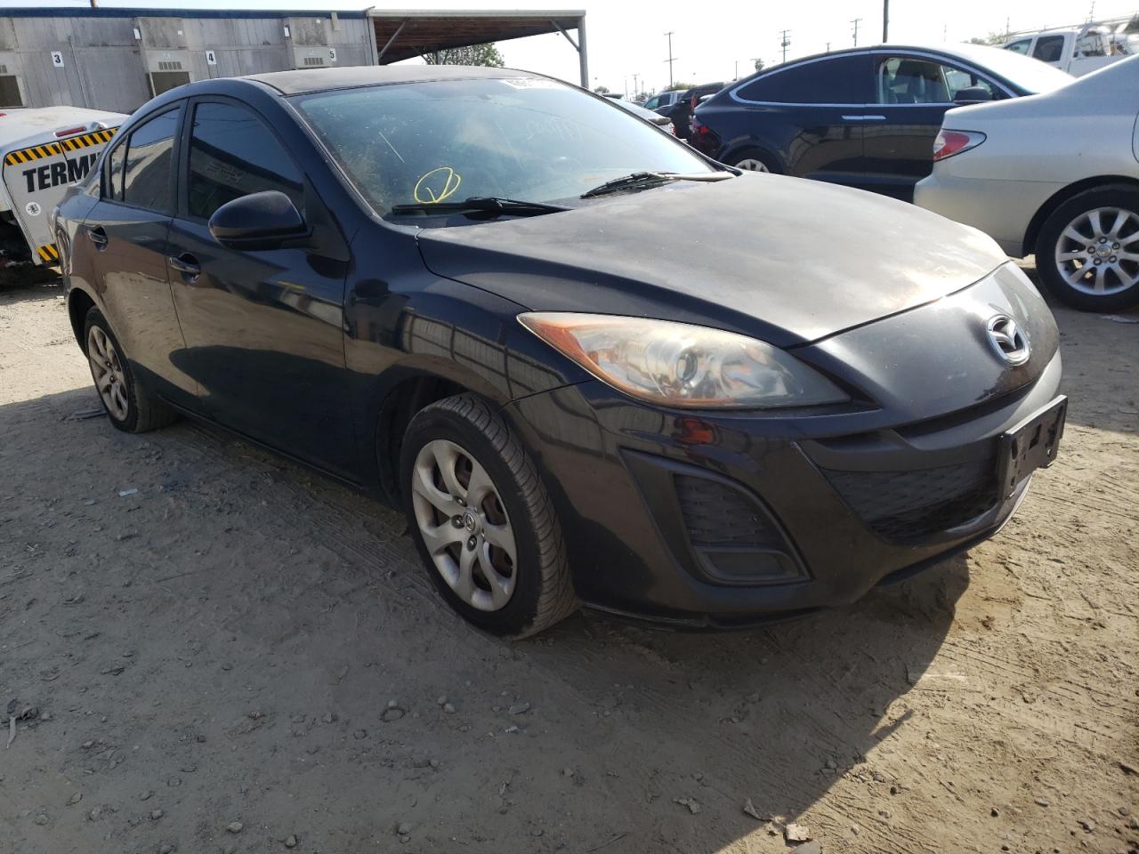 MAZDA 3 I 2011 with VIN JM1BL1UG9B1383835 - Photo from auction