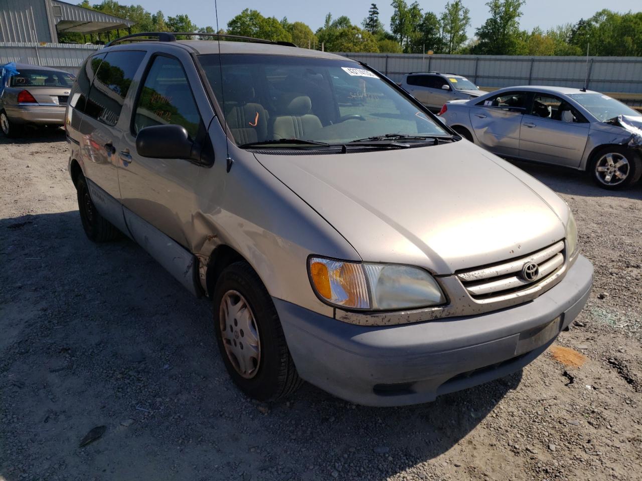TOYOTA SIENNA CE 2003 with VIN 4T3ZF19CX3U528542 - Photo from auction