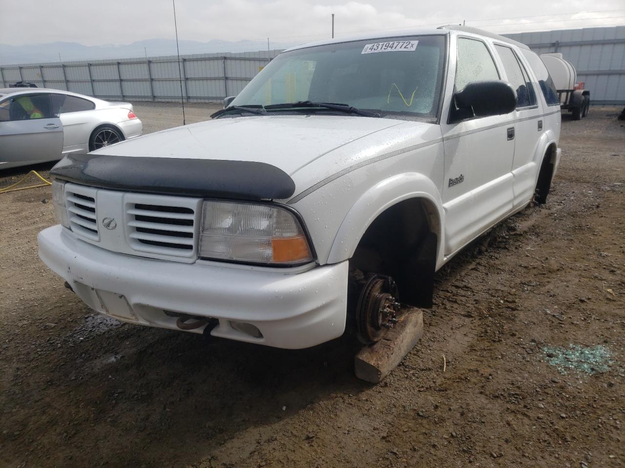 Photo 2 from auction – 2001 OLDSMOBILE BRAVADA with VIN 1GHDT13W512225867