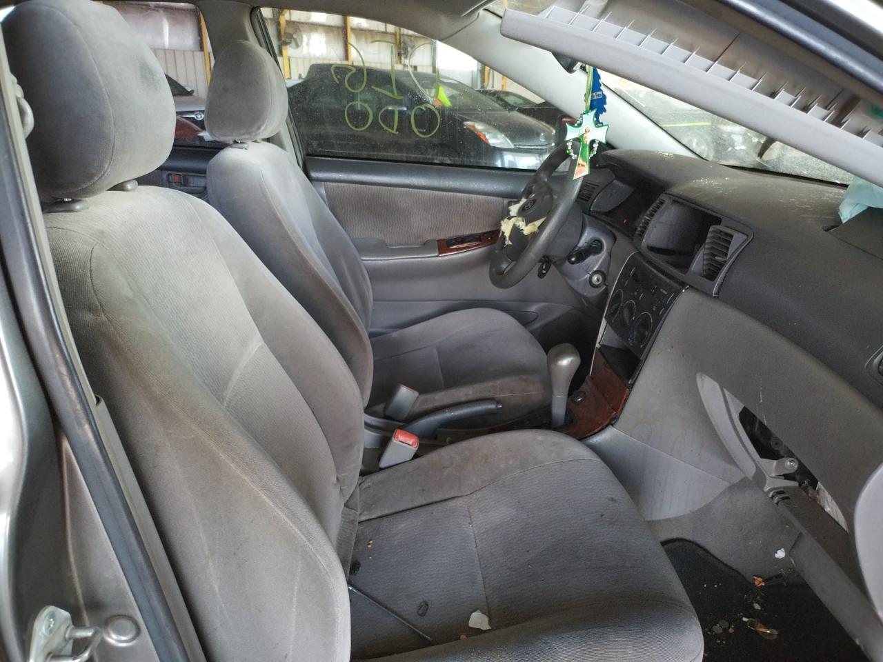 Photo 5 from auction – 2005 TOYOTA COROLLA CE with VIN 1NXBR32E75Z436574