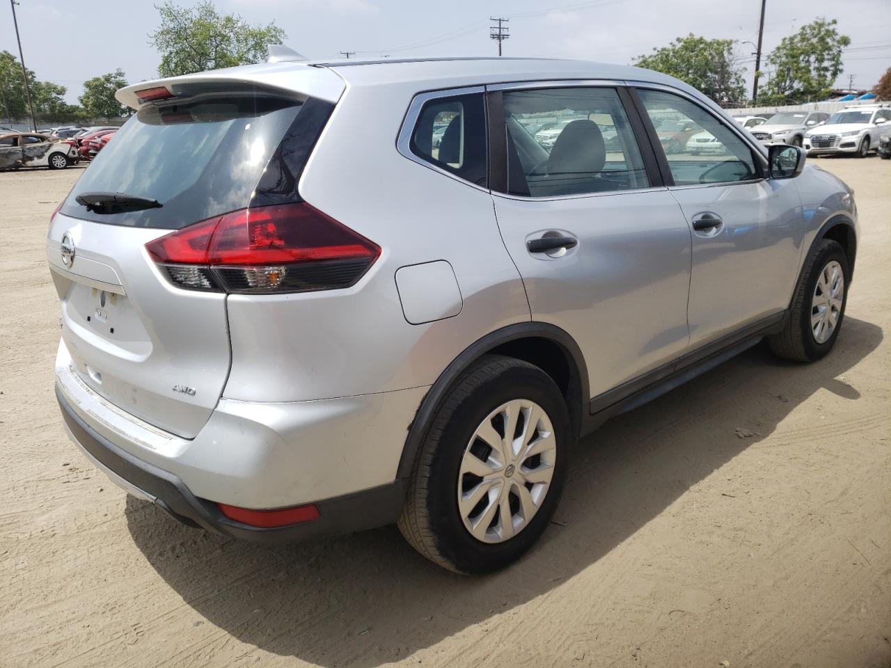Photo 4 from auction – 2018 NISSAN ROGUE S with VIN KNMAT2MV6JP583597