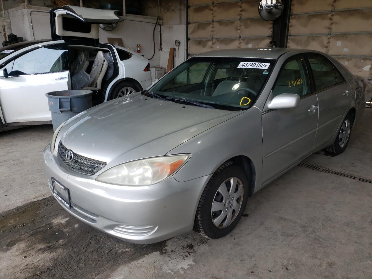 Photo 2 from auction – 2002 TOYOTA CAMRY LE with VIN 4T1BE32K92U085499